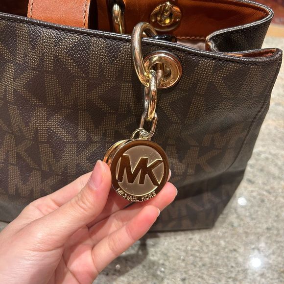 Michael Kors Chain Tote Bag - Picture 13 of 14